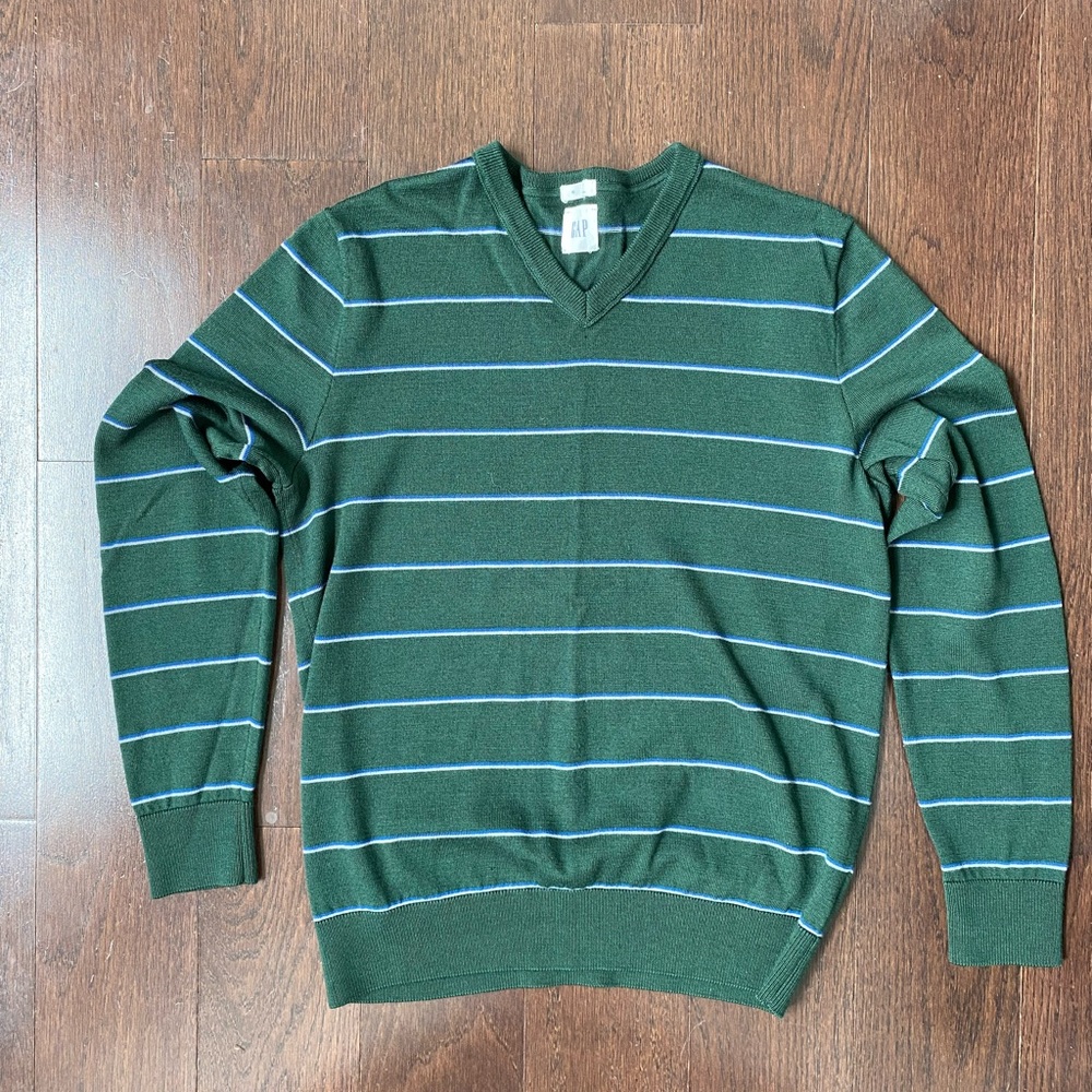 Gap V-neck Sweater